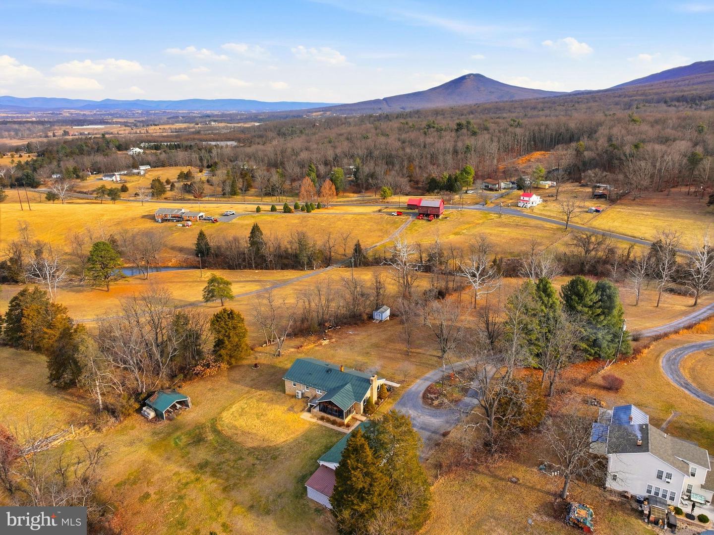 5911 SMITH CREEK RD, NEW MARKET, Virginia 22844, 4 Bedrooms Bedrooms, 7 Rooms Rooms,3 BathroomsBathrooms,Residential,For sale,5911 SMITH CREEK RD,VASH2013326 MLS # VASH2013326