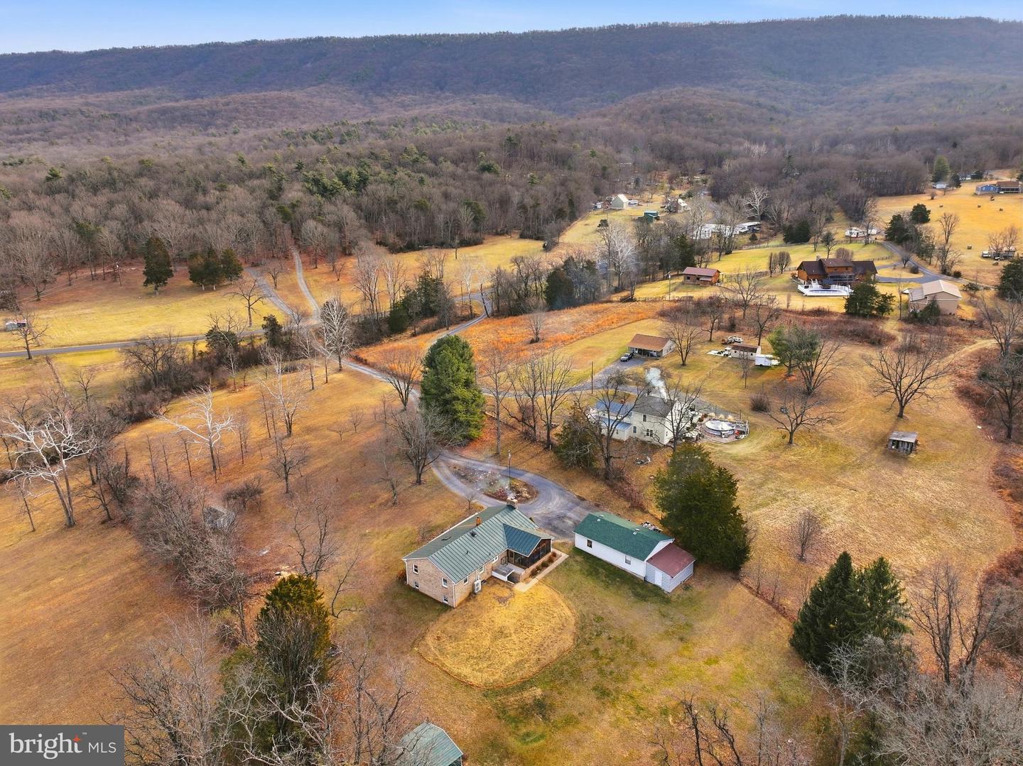 5911 SMITH CREEK RD, NEW MARKET, Virginia 22844, 4 Bedrooms Bedrooms, 7 Rooms Rooms,3 BathroomsBathrooms,Residential,For sale,5911 SMITH CREEK RD,VASH2013326 MLS # VASH2013326