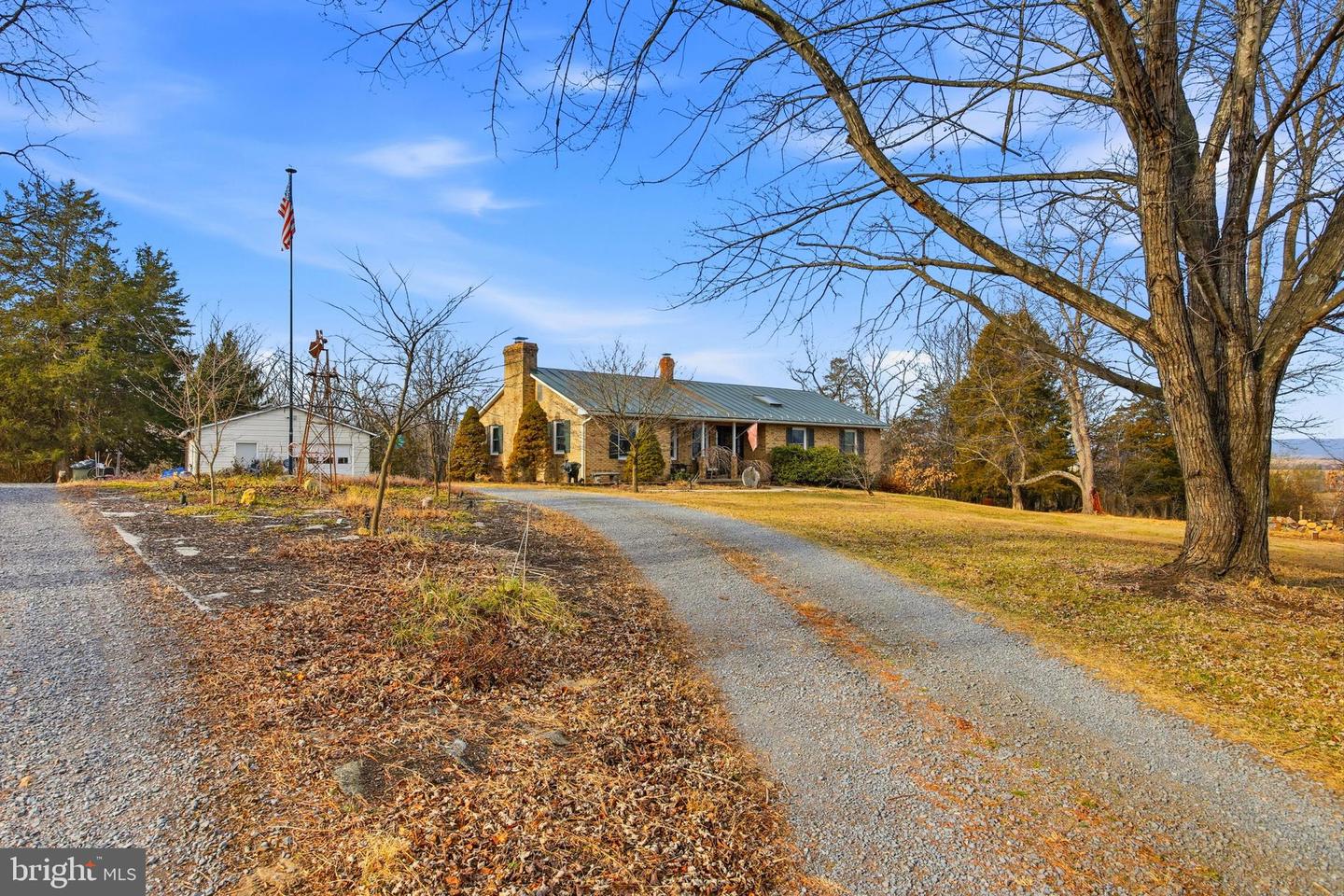 5911 SMITH CREEK RD, NEW MARKET, Virginia 22844, 4 Bedrooms Bedrooms, 7 Rooms Rooms,3 BathroomsBathrooms,Residential,For sale,5911 SMITH CREEK RD,VASH2013326 MLS # VASH2013326