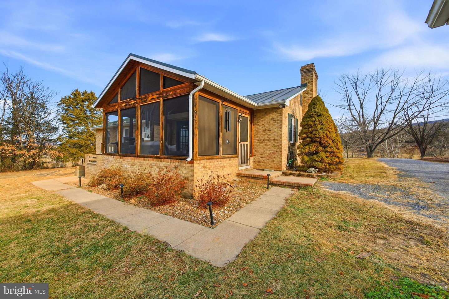 5911 SMITH CREEK RD, NEW MARKET, Virginia 22844, 4 Bedrooms Bedrooms, 7 Rooms Rooms,3 BathroomsBathrooms,Residential,For sale,5911 SMITH CREEK RD,VASH2013326 MLS # VASH2013326