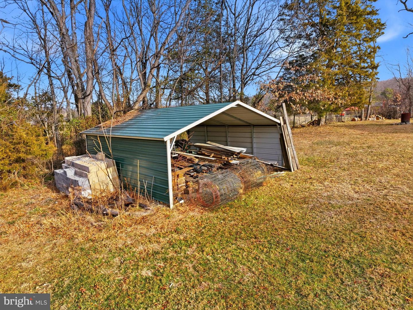 5911 SMITH CREEK RD, NEW MARKET, Virginia 22844, 4 Bedrooms Bedrooms, 7 Rooms Rooms,3 BathroomsBathrooms,Residential,For sale,5911 SMITH CREEK RD,VASH2013326 MLS # VASH2013326