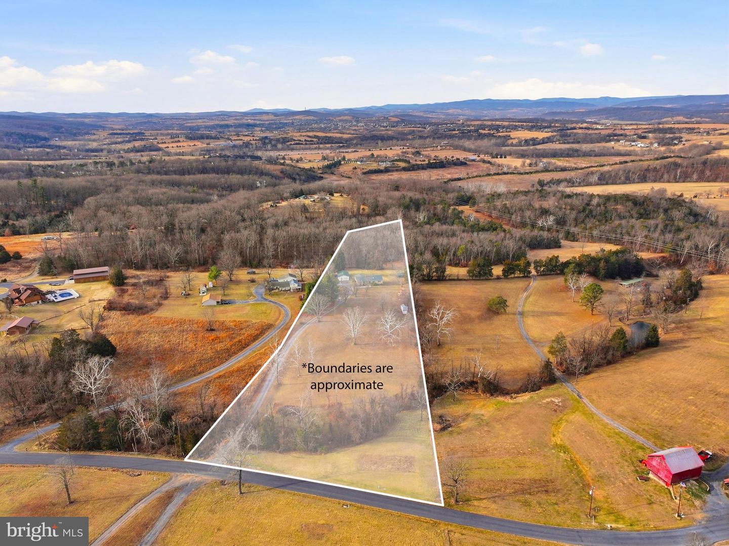 5911 SMITH CREEK RD, NEW MARKET, Virginia 22844, 4 Bedrooms Bedrooms, 7 Rooms Rooms,3 BathroomsBathrooms,Residential,For sale,5911 SMITH CREEK RD,VASH2013326 MLS # VASH2013326