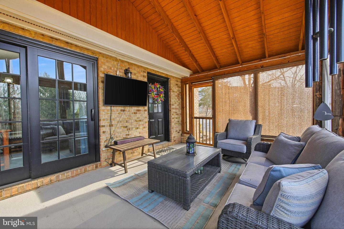 5911 SMITH CREEK RD, NEW MARKET, Virginia 22844, 4 Bedrooms Bedrooms, 7 Rooms Rooms,3 BathroomsBathrooms,Residential,For sale,5911 SMITH CREEK RD,VASH2013326 MLS # VASH2013326