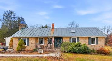 5911 SMITH CREEK RD, NEW MARKET, Virginia 22844, 4 Bedrooms Bedrooms, 7 Rooms Rooms,3 BathroomsBathrooms,Residential,For sale,5911 SMITH CREEK RD,VASH2013326 MLS # VASH2013326