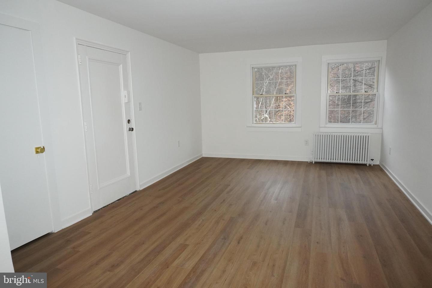 5103 10TH ST S #5, ARLINGTON, Virginia 22204, 2 Bedrooms Bedrooms, ,1 BathroomBathrooms,Residential,For sale,5103 10TH ST S #5,VAAR2068030 MLS # VAAR2068030