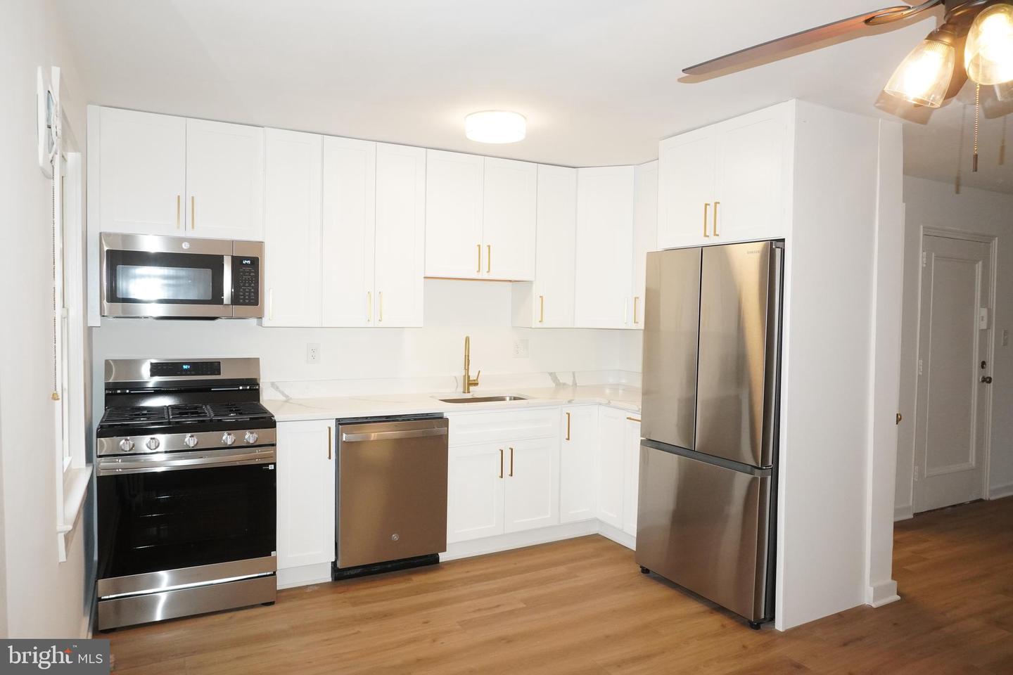 5103 10TH ST S #5, ARLINGTON, Virginia 22204, 2 Bedrooms Bedrooms, ,1 BathroomBathrooms,Residential,For sale,5103 10TH ST S #5,VAAR2068030 MLS # VAAR2068030