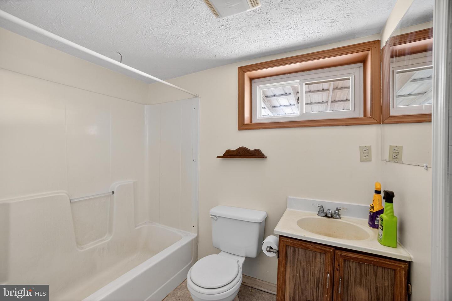 344 FROG HOLLOW RD, WINCHESTER, Virginia 22603, 3 Bedrooms Bedrooms, ,2 BathroomsBathrooms,Residential,For sale,344 FROG HOLLOW RD,VAFV2039198 MLS # VAFV2039198