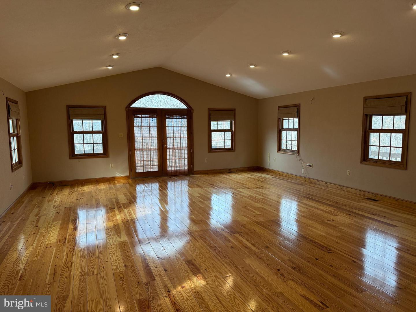 487 SKYLINE FOREST DR, FRONT ROYAL, Virginia 22630, 4 Bedrooms Bedrooms, ,3 BathroomsBathrooms,Residential,For sale,487 SKYLINE FOREST DR,VAWR2013218 MLS # VAWR2013218