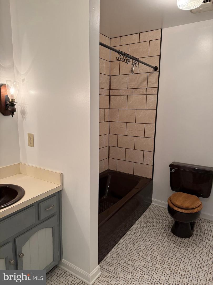 487 SKYLINE FOREST DR, FRONT ROYAL, Virginia 22630, 4 Bedrooms Bedrooms, ,3 BathroomsBathrooms,Residential,For sale,487 SKYLINE FOREST DR,VAWR2013218 MLS # VAWR2013218