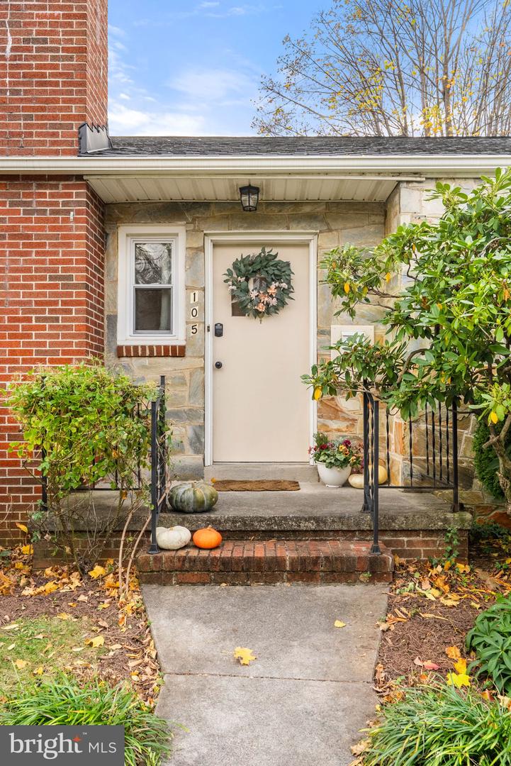 105 W OATES AVE, WINCHESTER, Virginia 22601, 3 Bedrooms Bedrooms, ,2 BathroomsBathrooms,Residential,For sale,105 W OATES AVE,VAWI2009494 MLS # VAWI2009494 105 W OATES AVE, WINCHESTER, Virginia 22601, 3 Bedrooms Bedrooms, ,2 BathroomsBathrooms,Residential,For sale,105 W OATES AVE,VAWI2009494 MLS # VAWI2009494