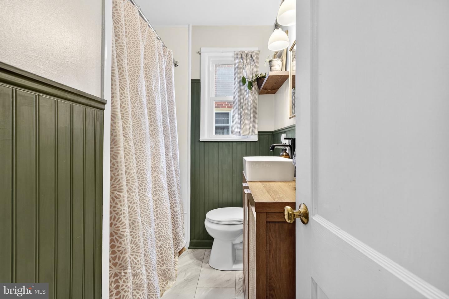 105 W OATES AVE, WINCHESTER, Virginia 22601, 3 Bedrooms Bedrooms, ,2 BathroomsBathrooms,Residential,For sale,105 W OATES AVE,VAWI2009494 MLS # VAWI2009494 105 W OATES AVE, WINCHESTER, Virginia 22601, 3 Bedrooms Bedrooms, ,2 BathroomsBathrooms,Residential,For sale,105 W OATES AVE,VAWI2009494 MLS # VAWI2009494