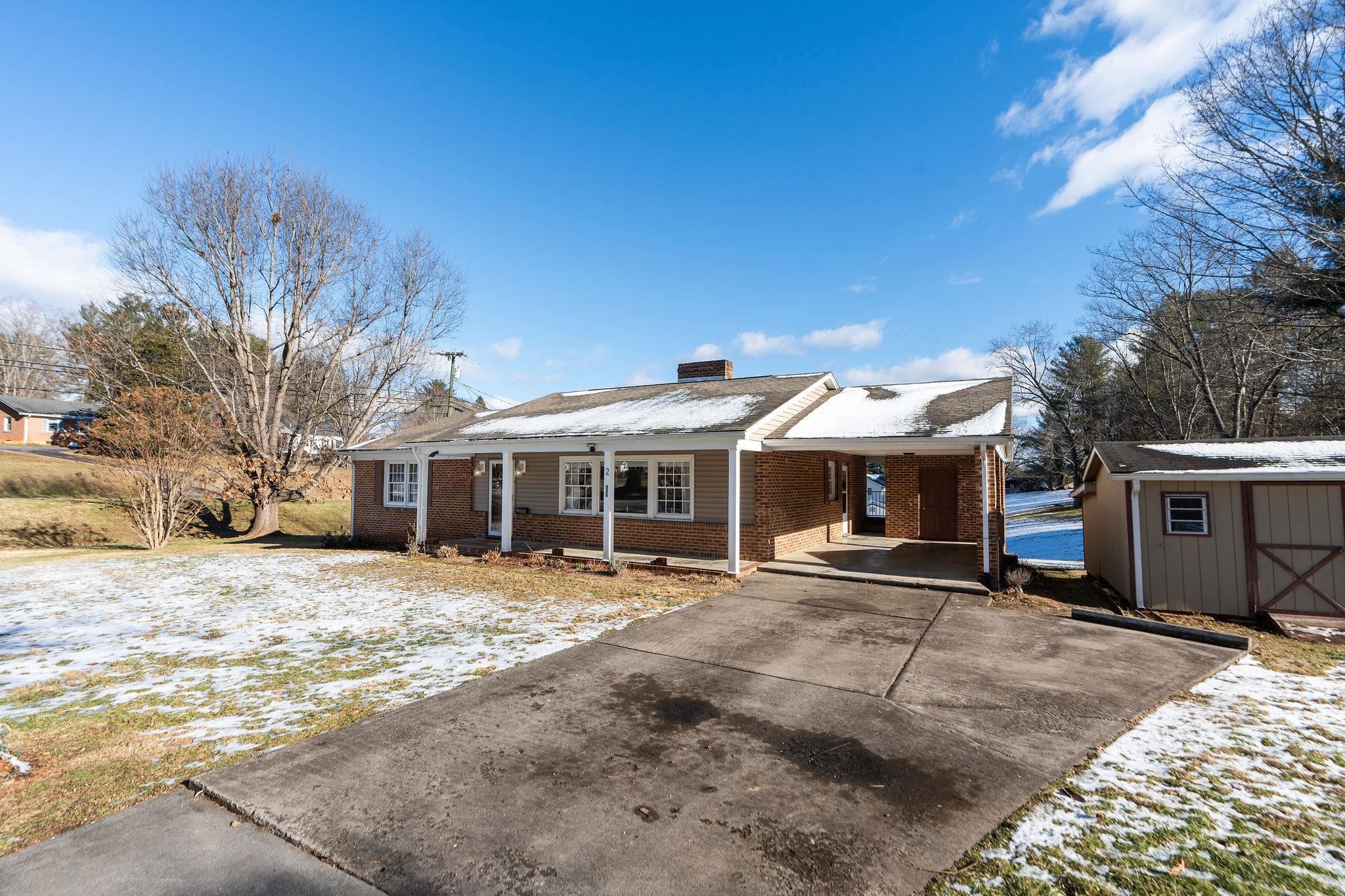 2 MCCORMICK ST, LEXINGTON, Virginia 24450, 3 Bedrooms Bedrooms, ,2 BathroomsBathrooms,Residential,2 MCCORMICK ST,671784 MLS # 671784