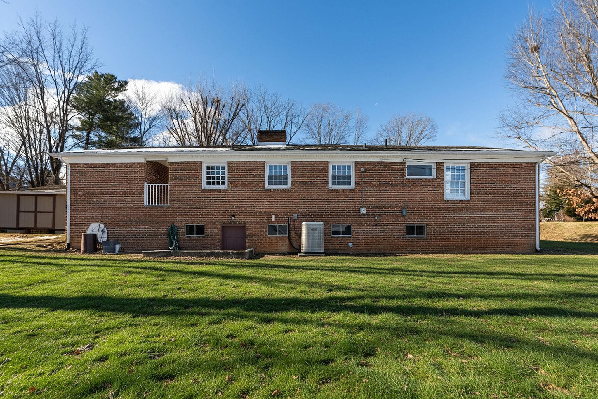 2 MCCORMICK ST, LEXINGTON, Virginia 24450, 3 Bedrooms Bedrooms, ,2 BathroomsBathrooms,Residential,2 MCCORMICK ST,671784 MLS # 671784