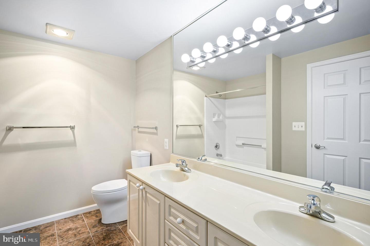 19375 CYPRESS RIDGE TER #114, LEESBURG, Virginia 20176, 2 Bedrooms Bedrooms, ,2 BathroomsBathrooms,Residential,For sale,19375 CYPRESS RIDGE TER #114,VALO2114234 MLS # VALO2114234