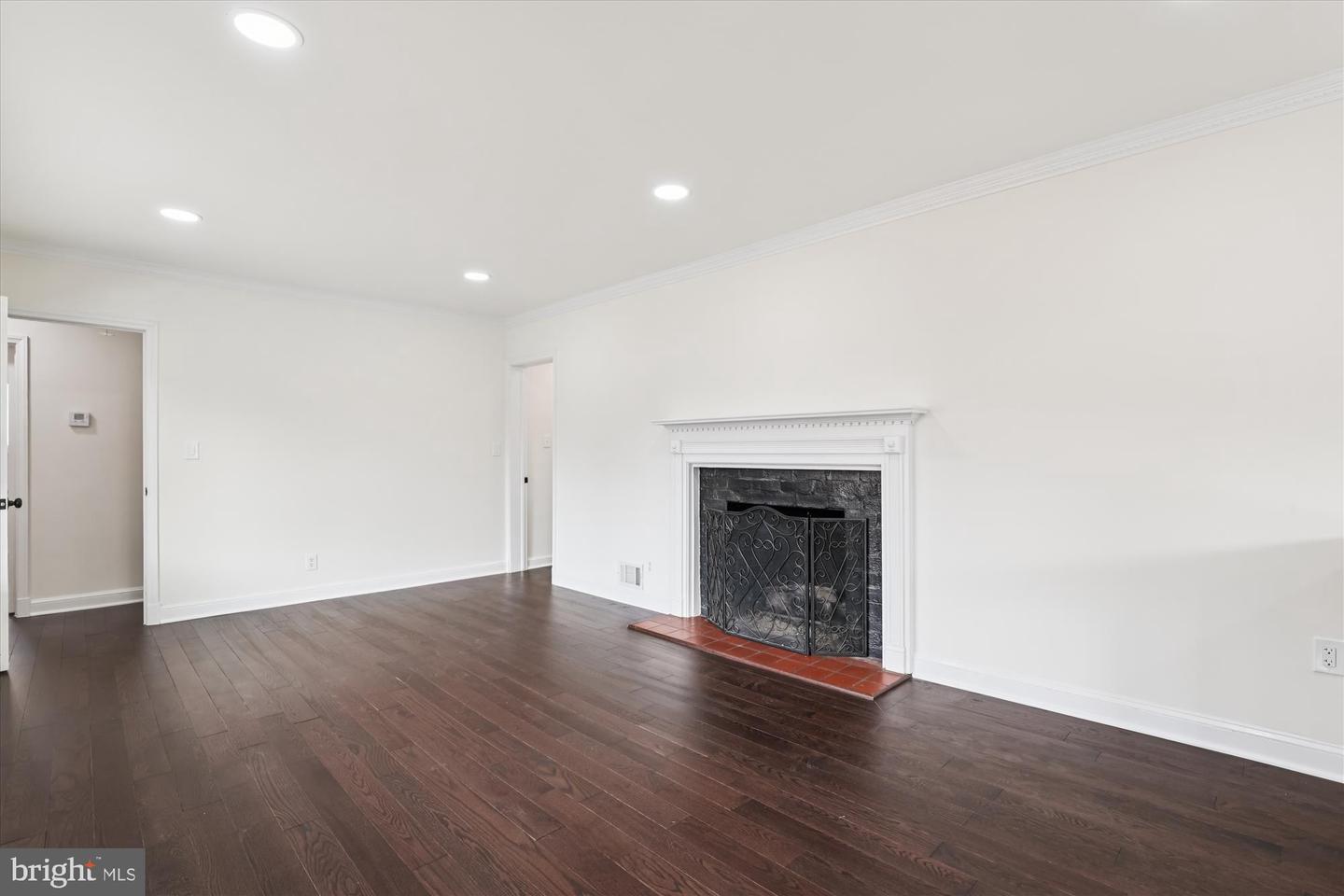 3713 NELLY CUSTIS DR, ARLINGTON, Virginia 22207, 3 Bedrooms Bedrooms, ,3 BathroomsBathrooms,Residential,For sale,3713 NELLY CUSTIS DR,VAAR2064916 MLS # VAAR2064916