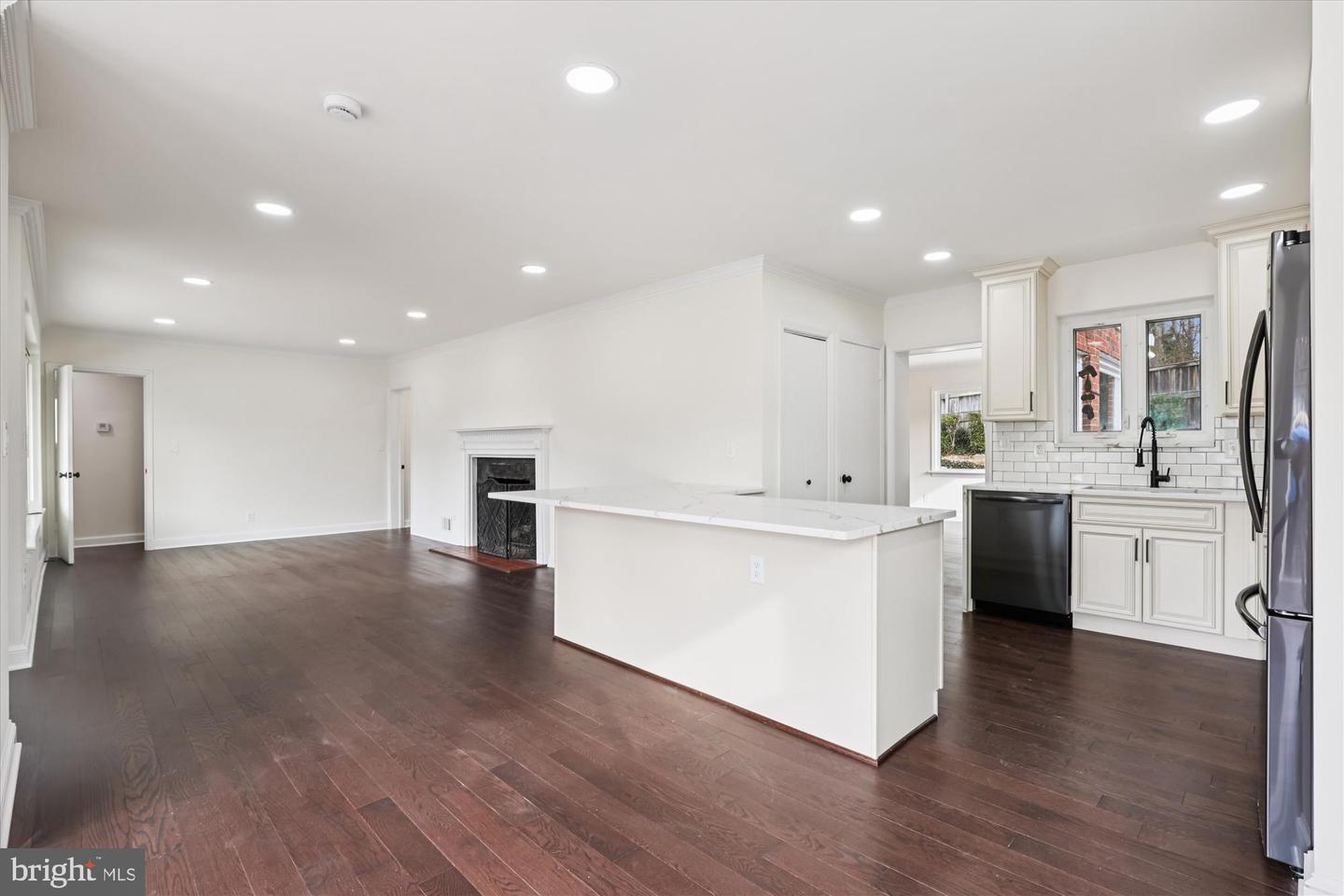 3713 NELLY CUSTIS DR, ARLINGTON, Virginia 22207, 3 Bedrooms Bedrooms, ,3 BathroomsBathrooms,Residential,For sale,3713 NELLY CUSTIS DR,VAAR2064916 MLS # VAAR2064916