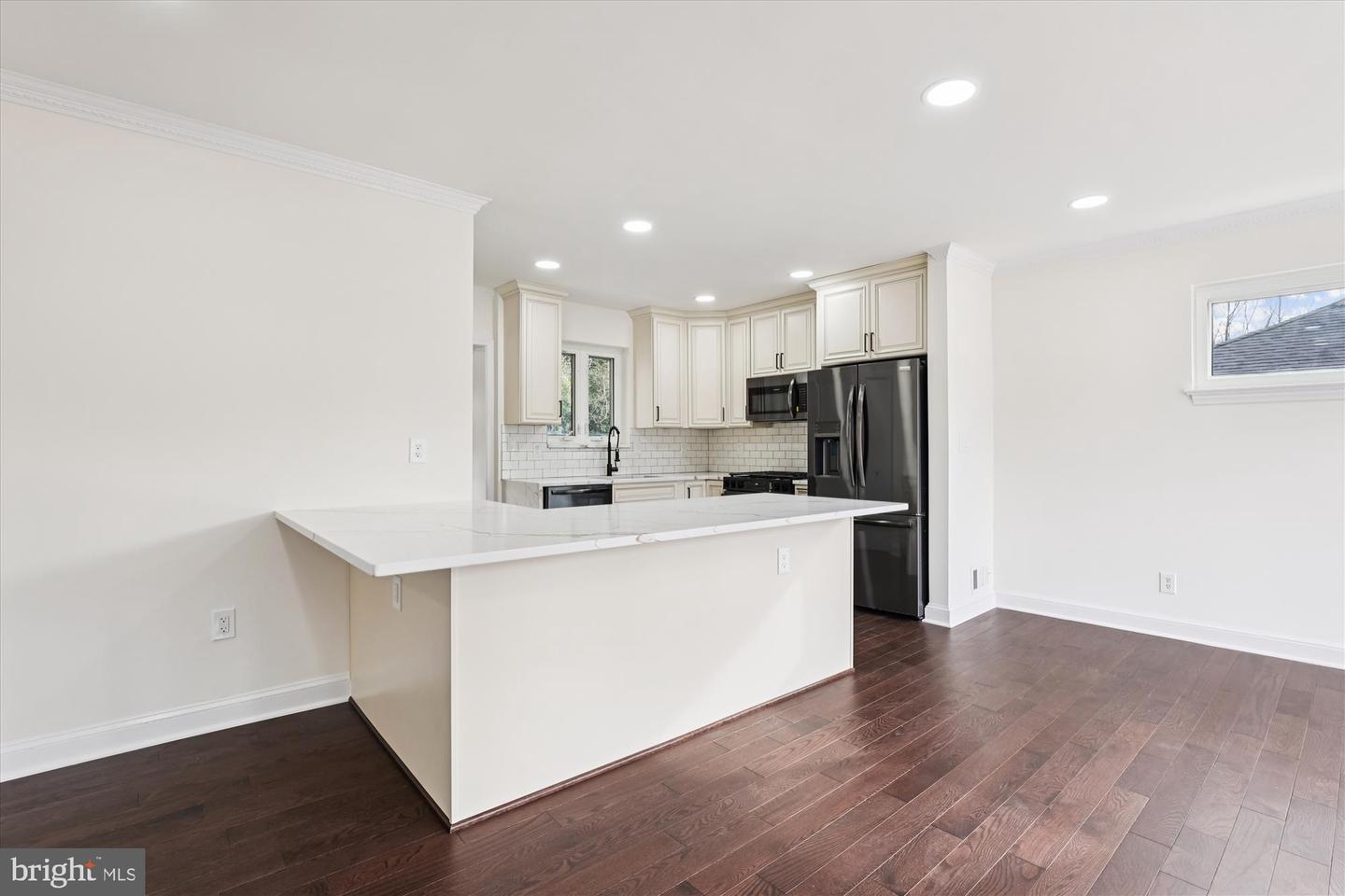 3713 NELLY CUSTIS DR, ARLINGTON, Virginia 22207, 3 Bedrooms Bedrooms, ,3 BathroomsBathrooms,Residential,For sale,3713 NELLY CUSTIS DR,VAAR2064916 MLS # VAAR2064916