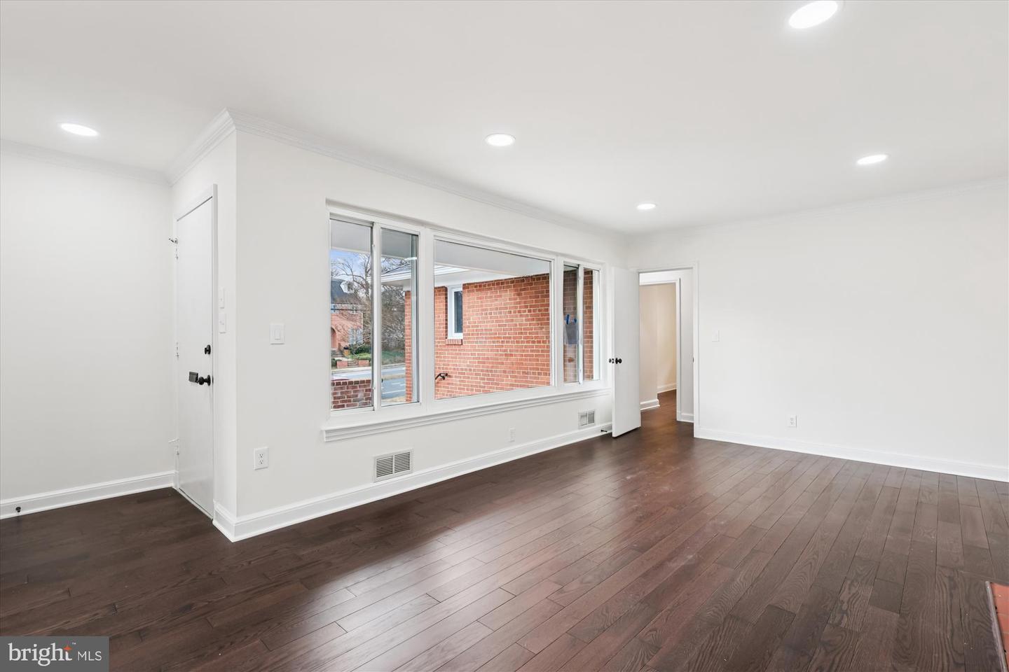 3713 NELLY CUSTIS DR, ARLINGTON, Virginia 22207, 3 Bedrooms Bedrooms, ,3 BathroomsBathrooms,Residential,For sale,3713 NELLY CUSTIS DR,VAAR2064916 MLS # VAAR2064916