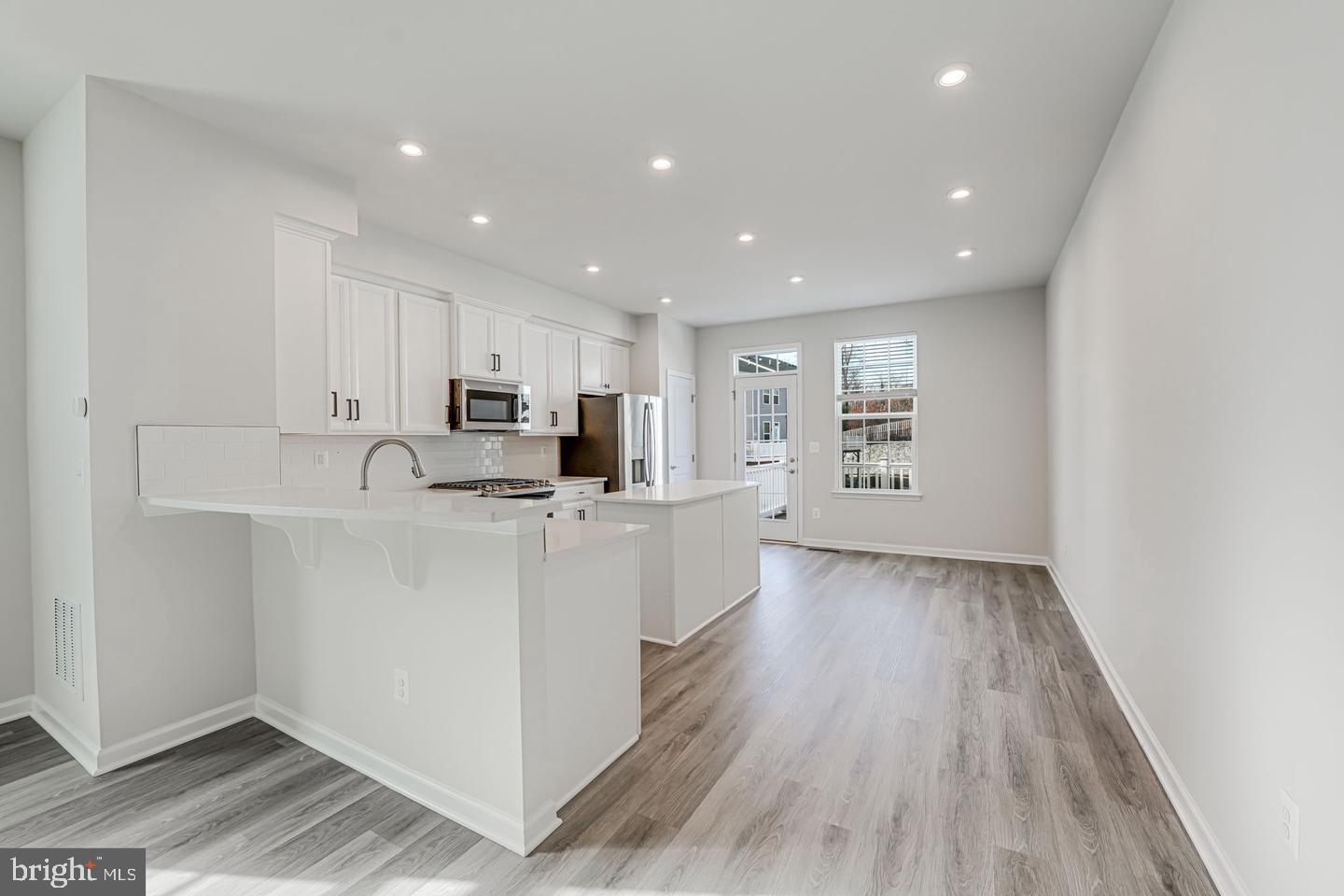 18339 REAPER HILL CT, TRIANGLE, Virginia 22172, 3 Bedrooms Bedrooms, ,4 BathroomsBathrooms,Residential,For sale,18339 REAPER HILL CT,VAPW2108170 MLS # VAPW2108170