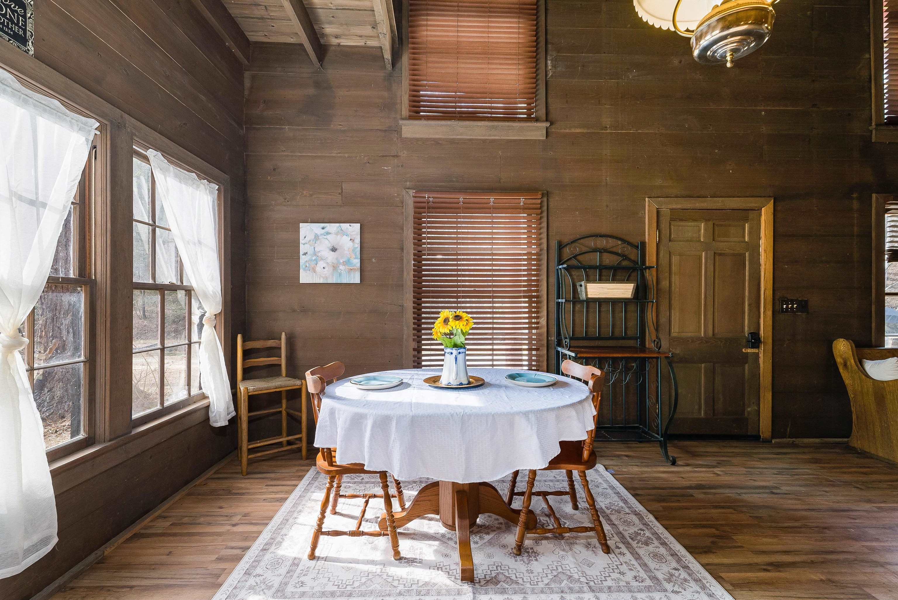 595 DEERFIELD VALLEY RD, WEST AUGUSTA, Virginia 24485, 3 Bedrooms Bedrooms, ,Residential,595 DEERFIELD VALLEY RD,672788 MLS # 672788