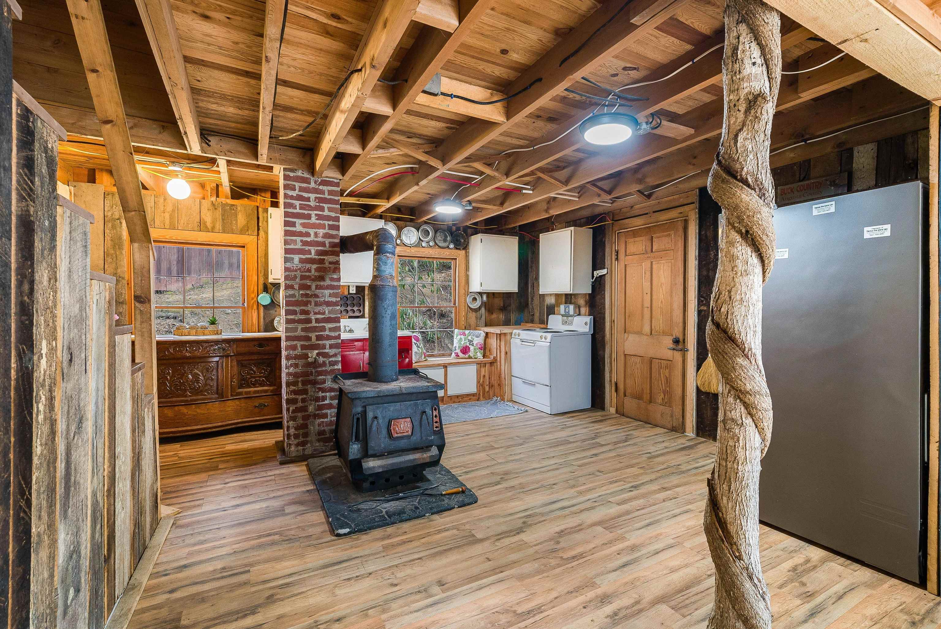 595 DEERFIELD VALLEY RD, WEST AUGUSTA, Virginia 24485, 3 Bedrooms Bedrooms, ,Residential,595 DEERFIELD VALLEY RD,672788 MLS # 672788