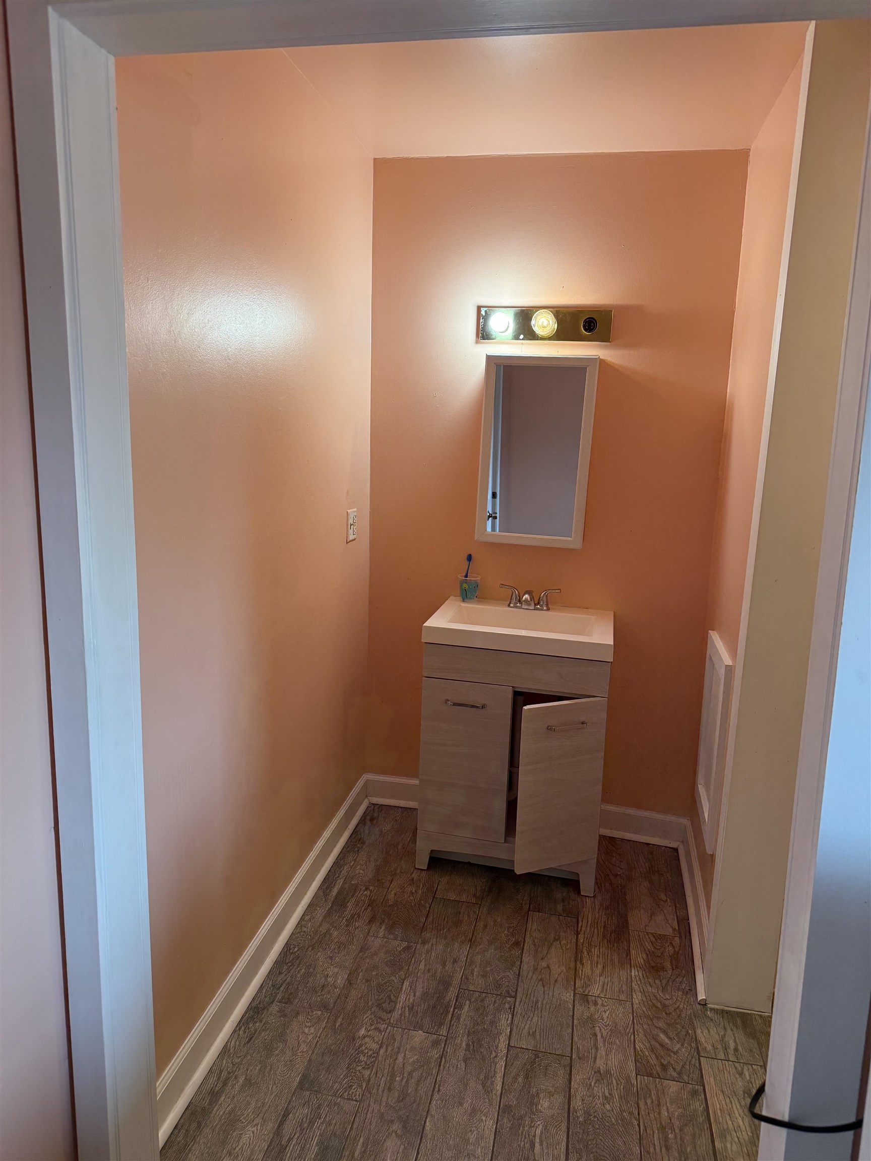 1702 CHERRY AVE, GROTTOES, Virginia 24441, 3 Bedrooms Bedrooms, ,2 BathroomsBathrooms,Residential,1702 CHERRY AVE,672789 MLS # 672789