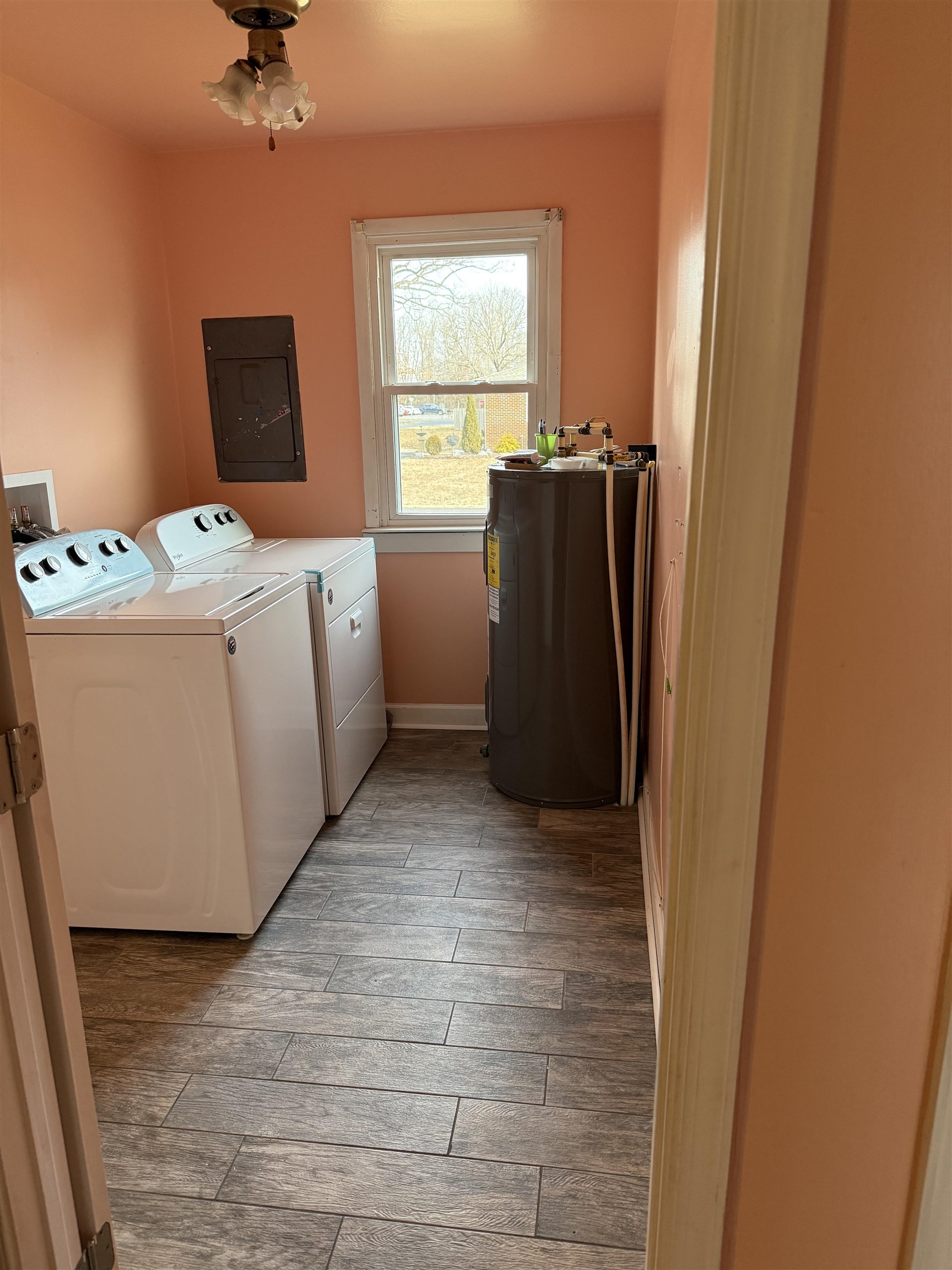 1702 CHERRY AVE, GROTTOES, Virginia 24441, 3 Bedrooms Bedrooms, ,2 BathroomsBathrooms,Residential,1702 CHERRY AVE,672789 MLS # 672789