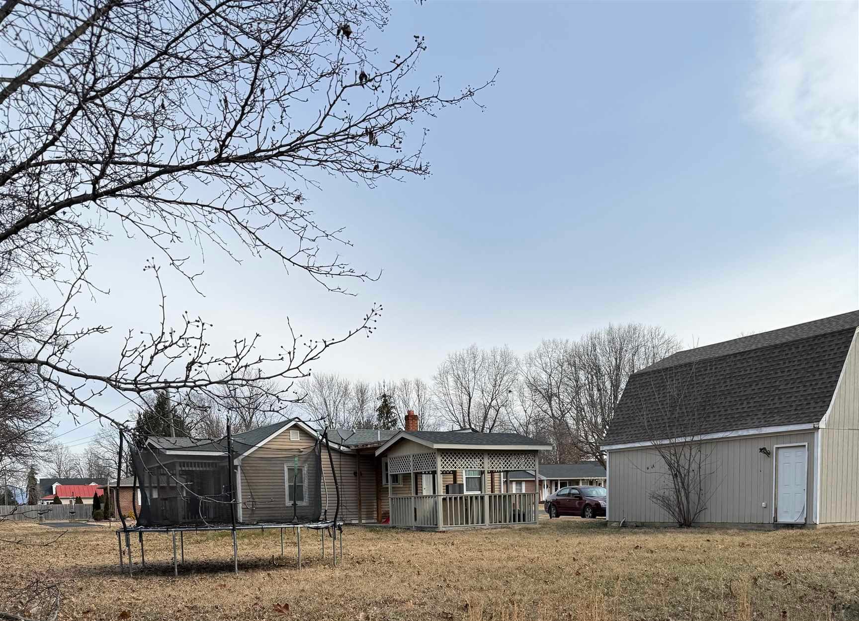 1702 CHERRY AVE, GROTTOES, Virginia 24441, 3 Bedrooms Bedrooms, ,2 BathroomsBathrooms,Residential,1702 CHERRY AVE,672789 MLS # 672789