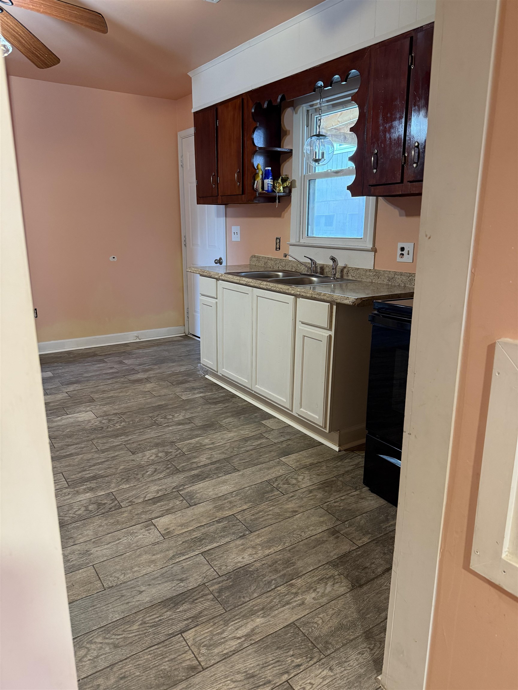 1702 CHERRY AVE, GROTTOES, Virginia 24441, 3 Bedrooms Bedrooms, ,2 BathroomsBathrooms,Residential,1702 CHERRY AVE,672789 MLS # 672789