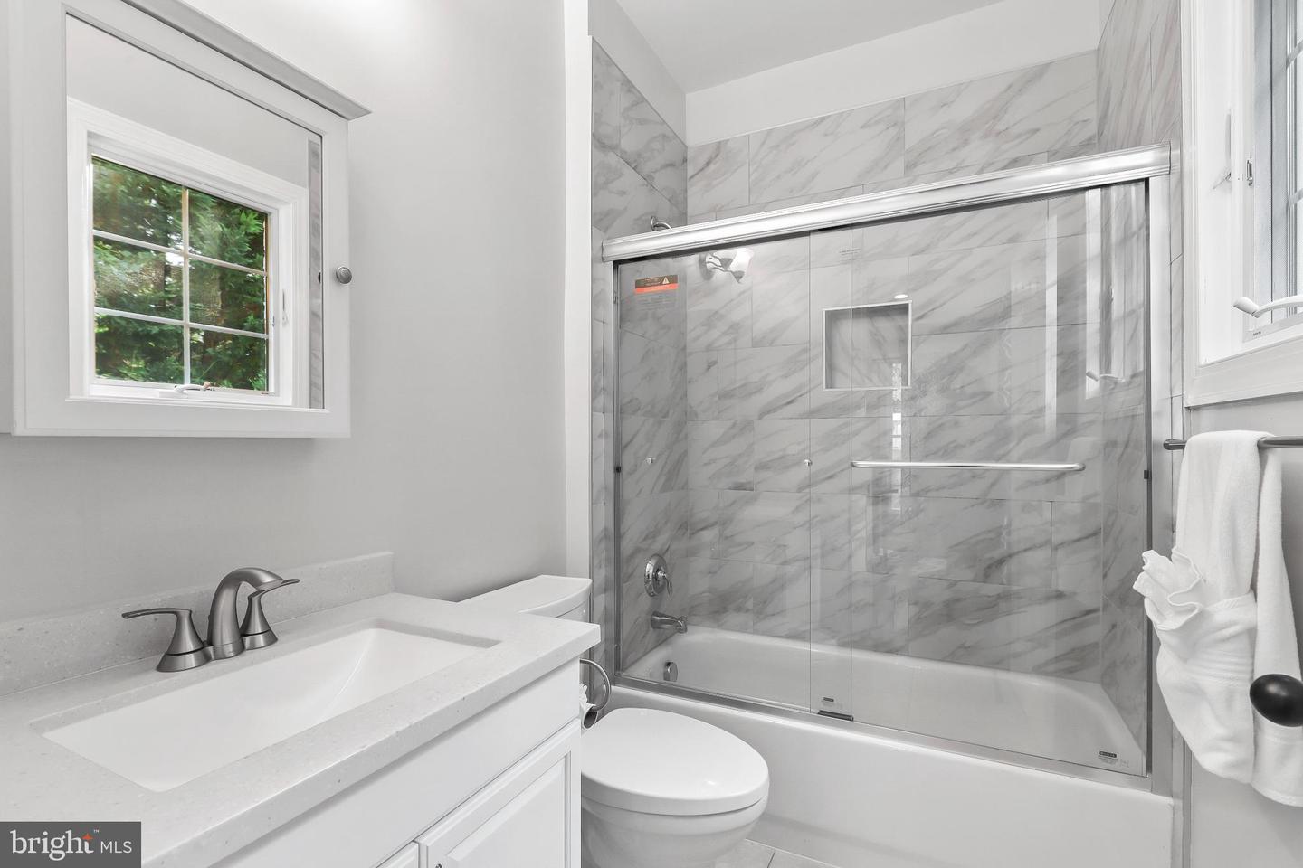 1729 BEULAH RD, VIENNA, Virginia 22182, 7 Bedrooms Bedrooms, 24 Rooms Rooms,5 BathroomsBathrooms,Residential,For sale,1729 BEULAH RD,VAFX2286726 MLS # VAFX2286726