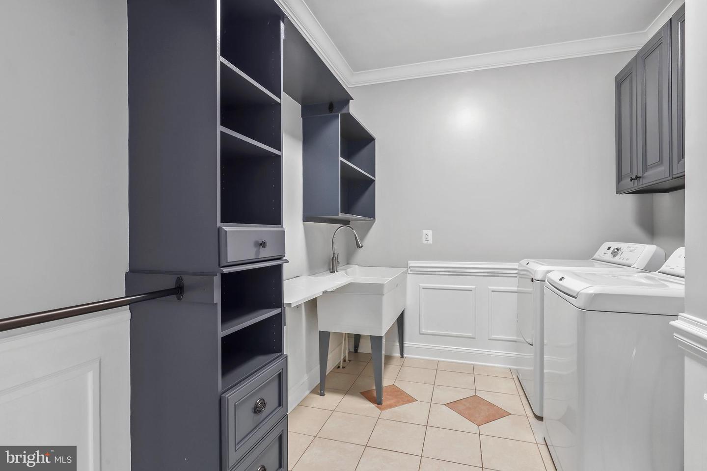 1729 BEULAH RD, VIENNA, Virginia 22182, 7 Bedrooms Bedrooms, 24 Rooms Rooms,5 BathroomsBathrooms,Residential,For sale,1729 BEULAH RD,VAFX2286726 MLS # VAFX2286726