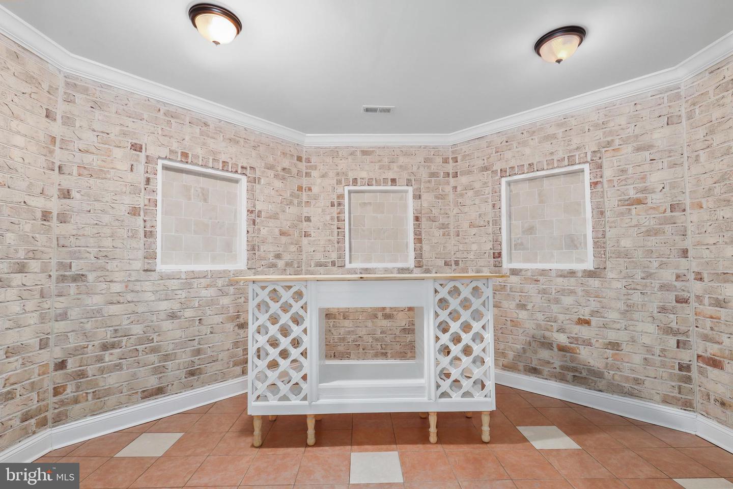 1729 BEULAH RD, VIENNA, Virginia 22182, 7 Bedrooms Bedrooms, 24 Rooms Rooms,5 BathroomsBathrooms,Residential,For sale,1729 BEULAH RD,VAFX2286726 MLS # VAFX2286726