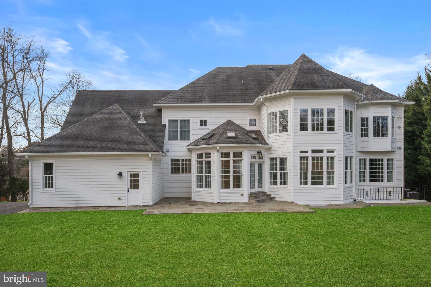 1729 BEULAH RD, VIENNA, Virginia 22182, 7 Bedrooms Bedrooms, 24 Rooms Rooms,5 BathroomsBathrooms,Residential,For sale,1729 BEULAH RD,VAFX2286726 MLS # VAFX2286726