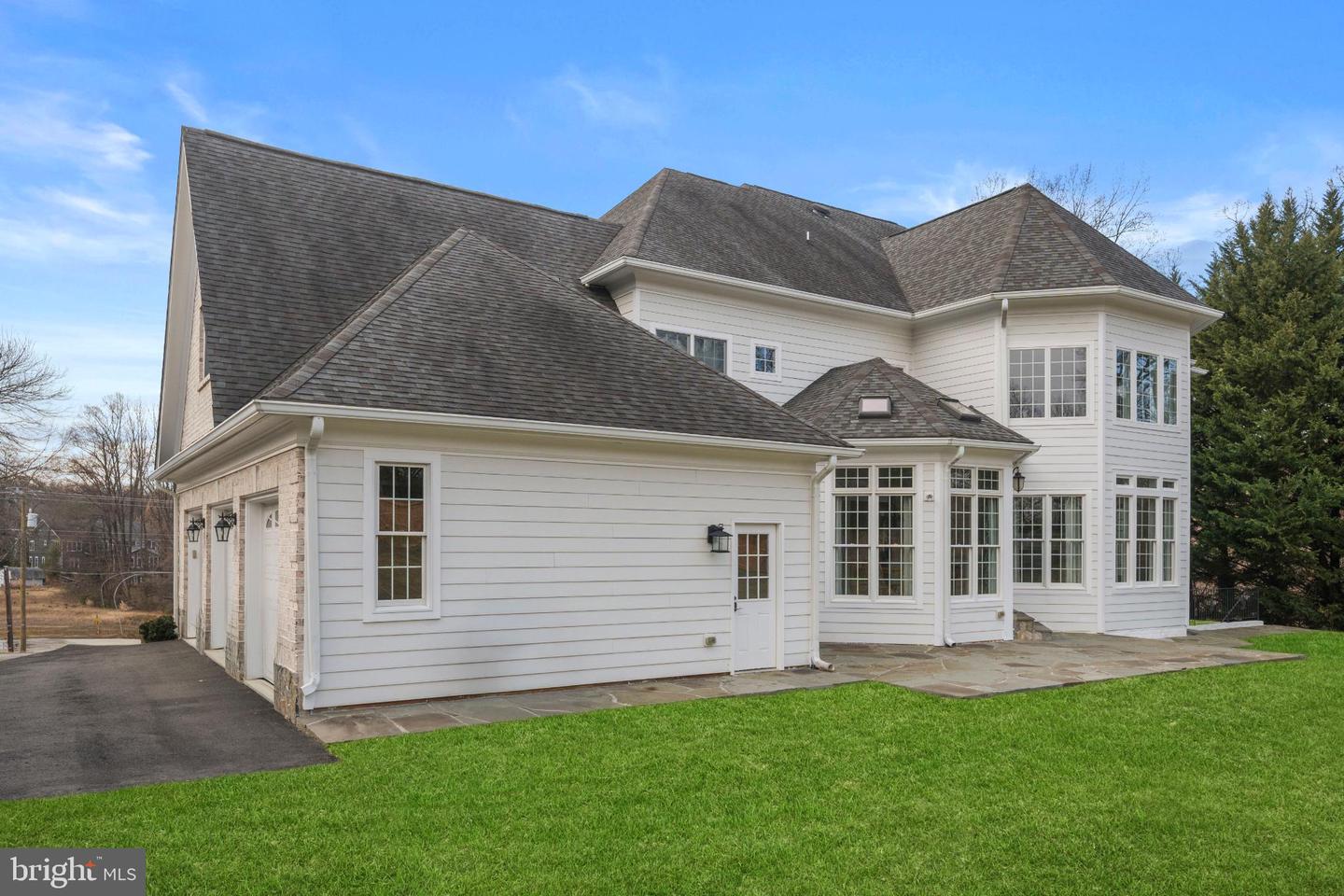 1729 BEULAH RD, VIENNA, Virginia 22182, 7 Bedrooms Bedrooms, 24 Rooms Rooms,5 BathroomsBathrooms,Residential,For sale,1729 BEULAH RD,VAFX2286726 MLS # VAFX2286726