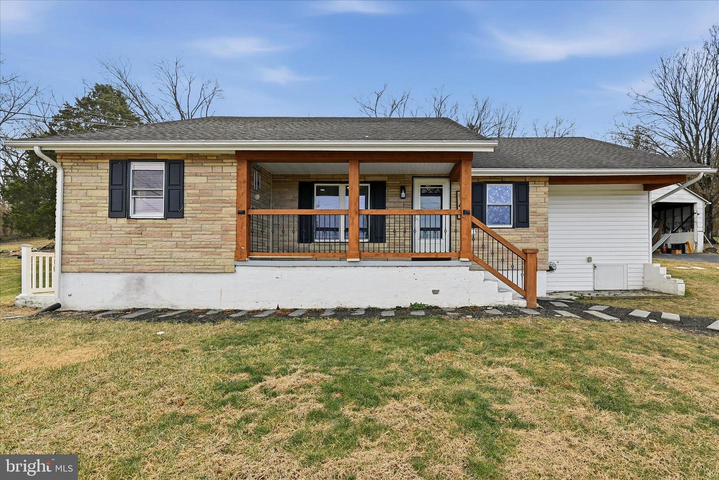 147 W DUCK ST, FRONT ROYAL, Virginia 22630, ,Residential,For sale,147 W DUCK ST,VAWR2013226 MLS # VAWR2013226