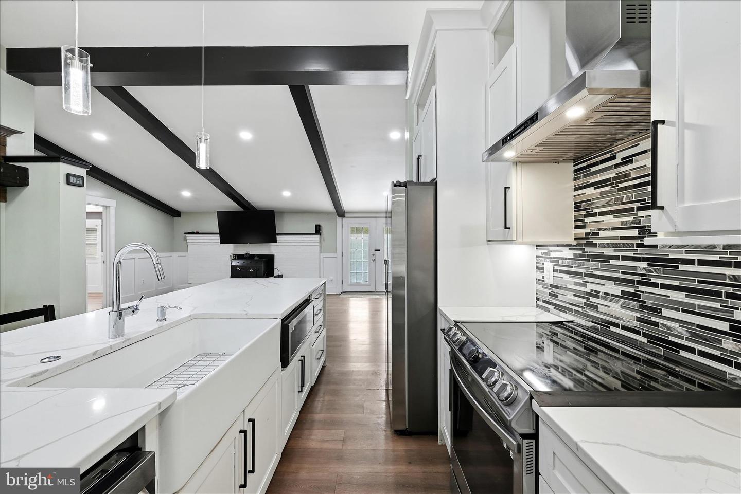 147 W DUCK ST, FRONT ROYAL, Virginia 22630, ,Residential,For sale,147 W DUCK ST,VAWR2013226 MLS # VAWR2013226