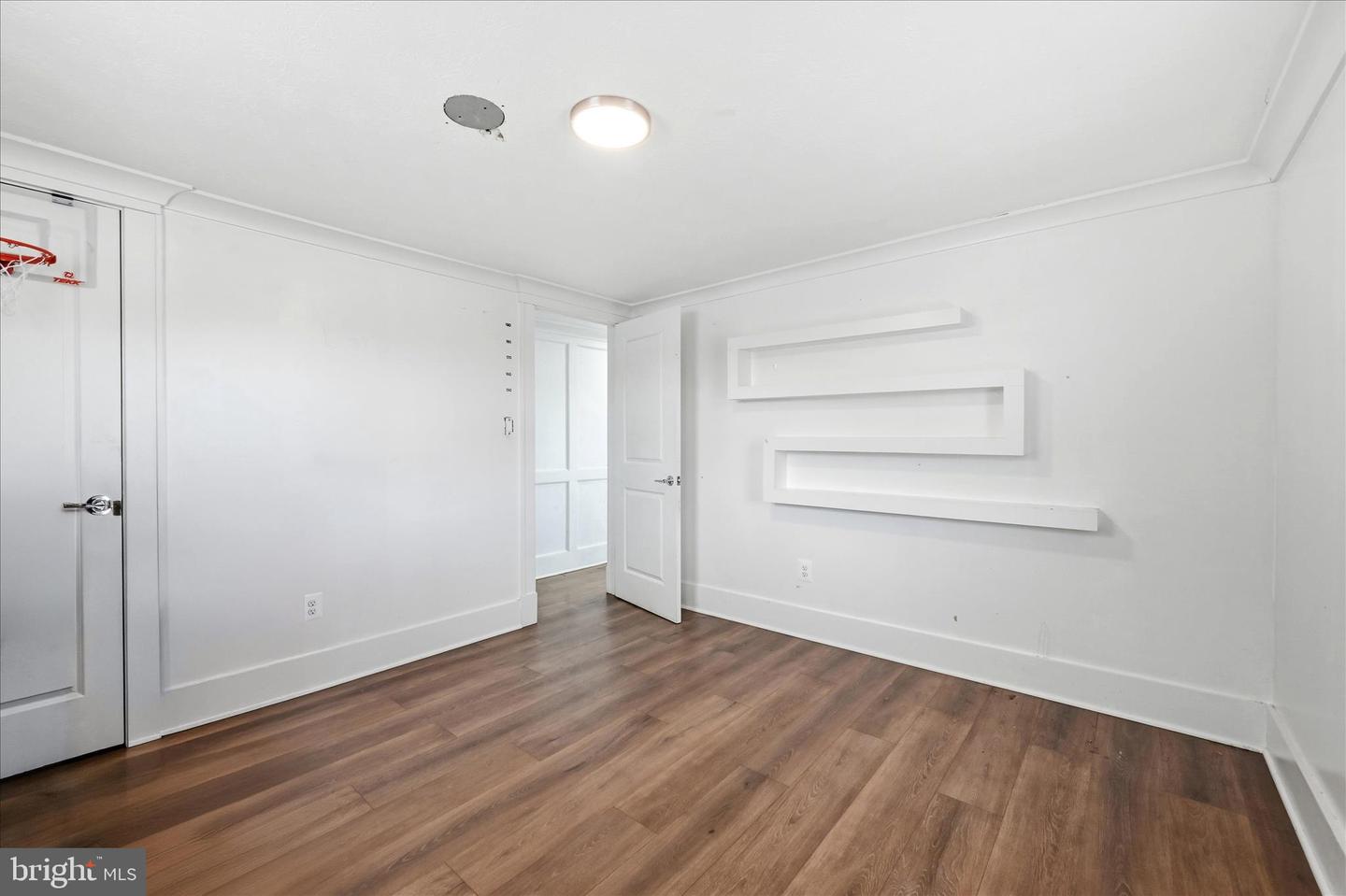 147 W DUCK ST, FRONT ROYAL, Virginia 22630, ,Residential,For sale,147 W DUCK ST,VAWR2013226 MLS # VAWR2013226