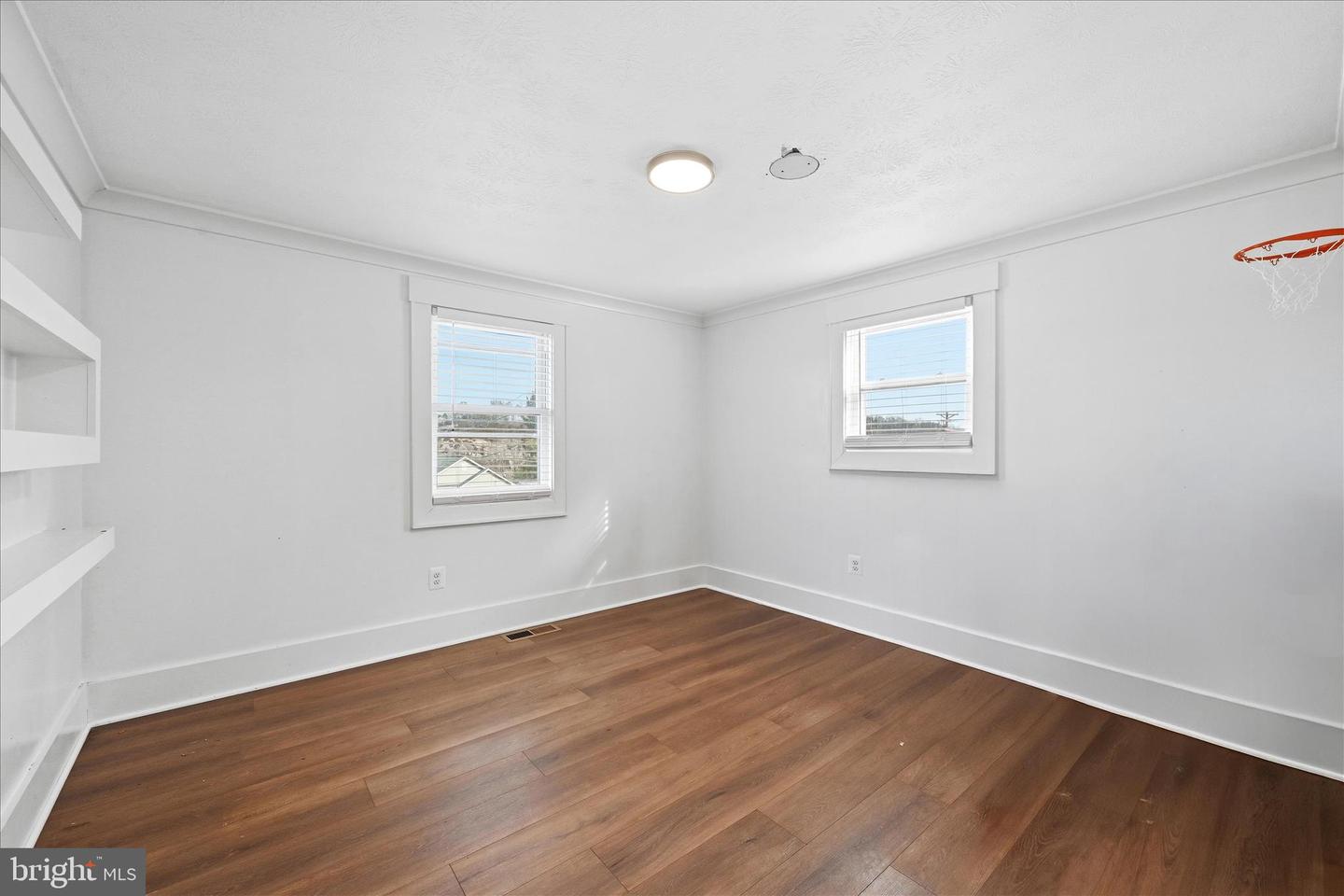 147 W DUCK ST, FRONT ROYAL, Virginia 22630, ,Residential,For sale,147 W DUCK ST,VAWR2013226 MLS # VAWR2013226