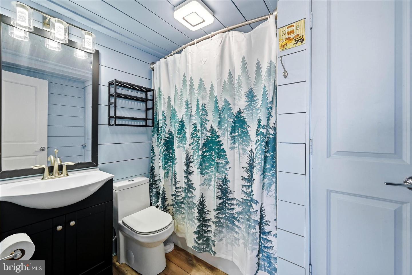 147 W DUCK ST, FRONT ROYAL, Virginia 22630, ,Residential,For sale,147 W DUCK ST,VAWR2013226 MLS # VAWR2013226