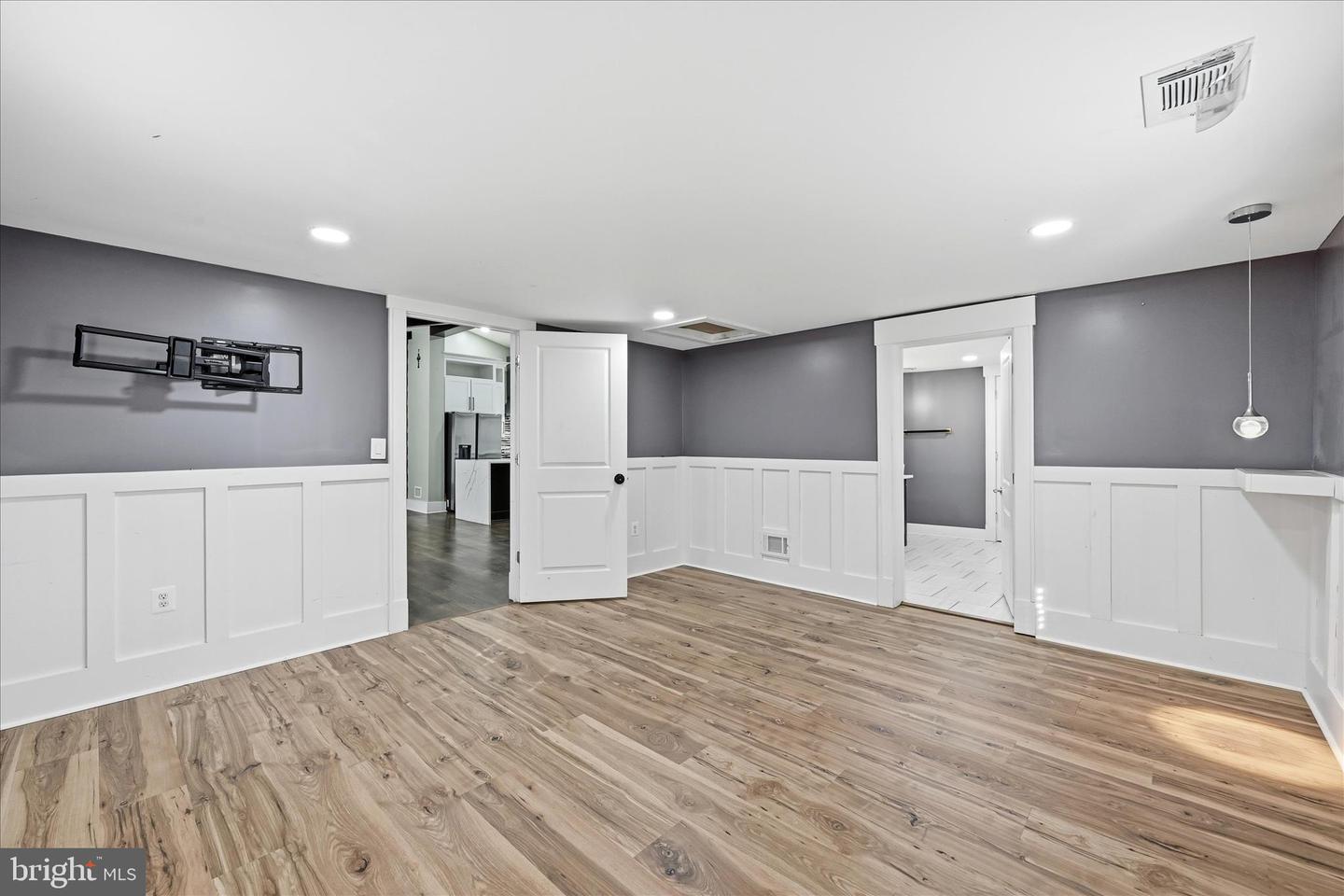 147 W DUCK ST, FRONT ROYAL, Virginia 22630, ,Residential,For sale,147 W DUCK ST,VAWR2013226 MLS # VAWR2013226