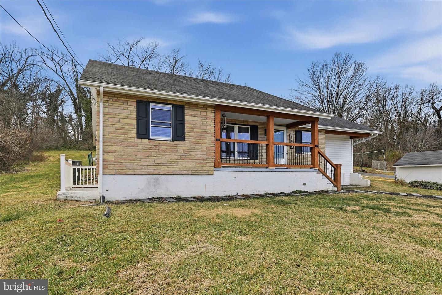 147 W DUCK ST, FRONT ROYAL, Virginia 22630, ,Residential,For sale,147 W DUCK ST,VAWR2013226 MLS # VAWR2013226