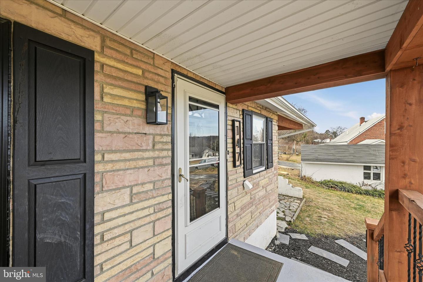 147 W DUCK ST, FRONT ROYAL, Virginia 22630, ,Residential,For sale,147 W DUCK ST,VAWR2013226 MLS # VAWR2013226