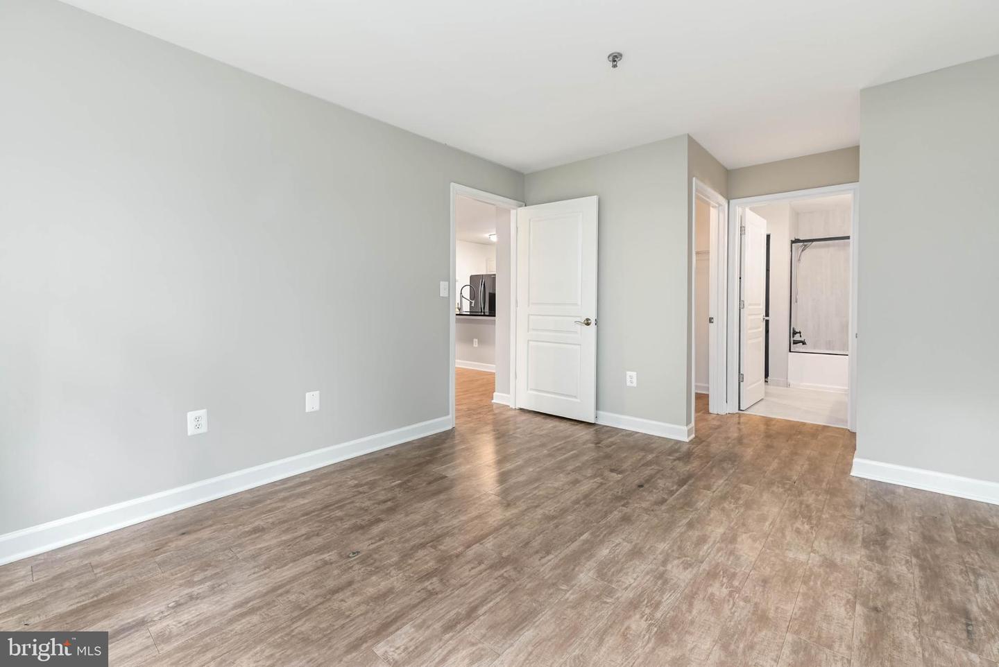 5573 SEMINARY RD #115, FALLS CHURCH, Virginia 22041, 1 Bedroom Bedrooms, 4 Rooms Rooms,1 BathroomBathrooms,Residential,For sale,5573 SEMINARY RD #115,VAFX2281708 MLS # VAFX2281708