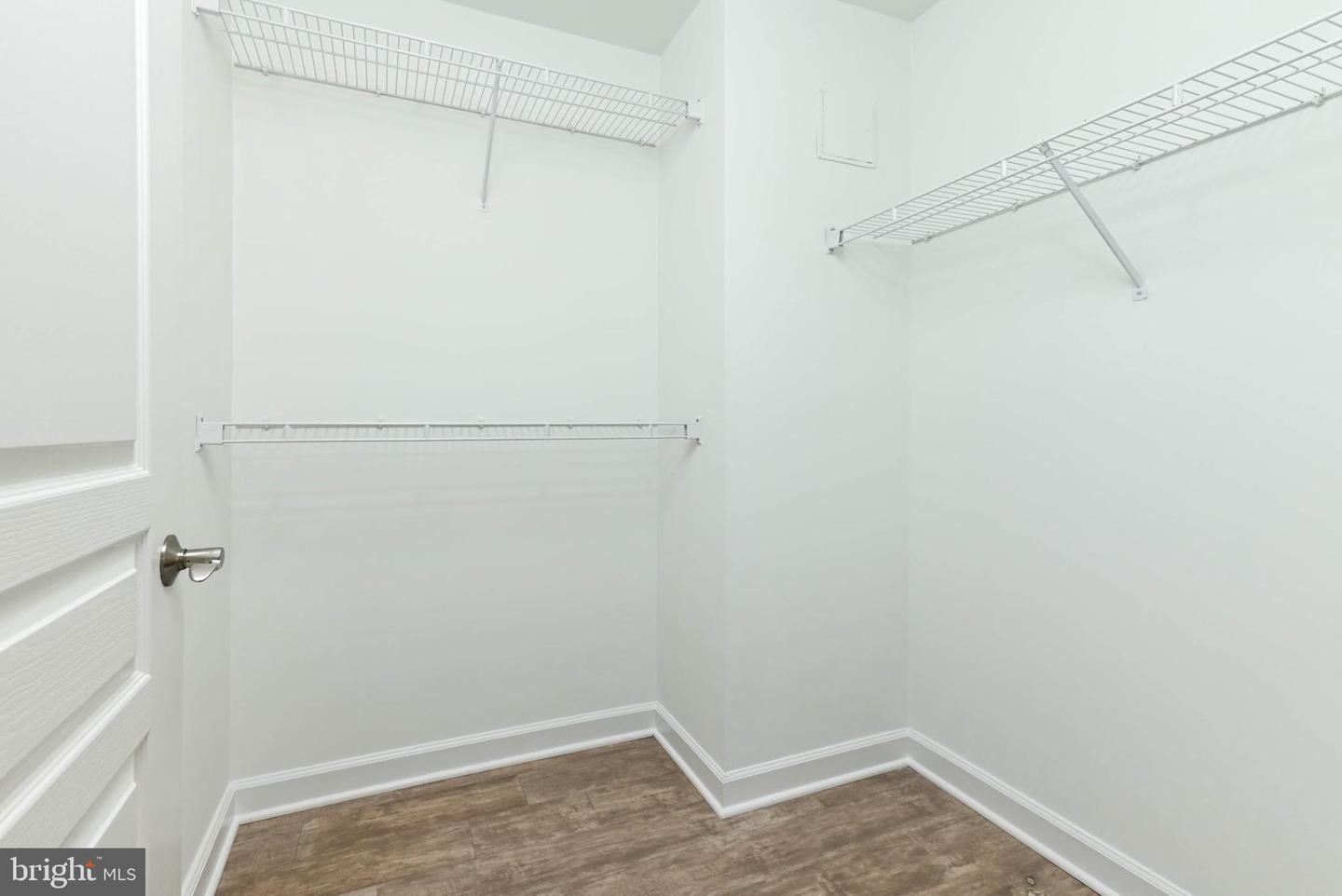 5573 SEMINARY RD #115, FALLS CHURCH, Virginia 22041, 1 Bedroom Bedrooms, 4 Rooms Rooms,1 BathroomBathrooms,Residential,For sale,5573 SEMINARY RD #115,VAFX2281708 MLS # VAFX2281708