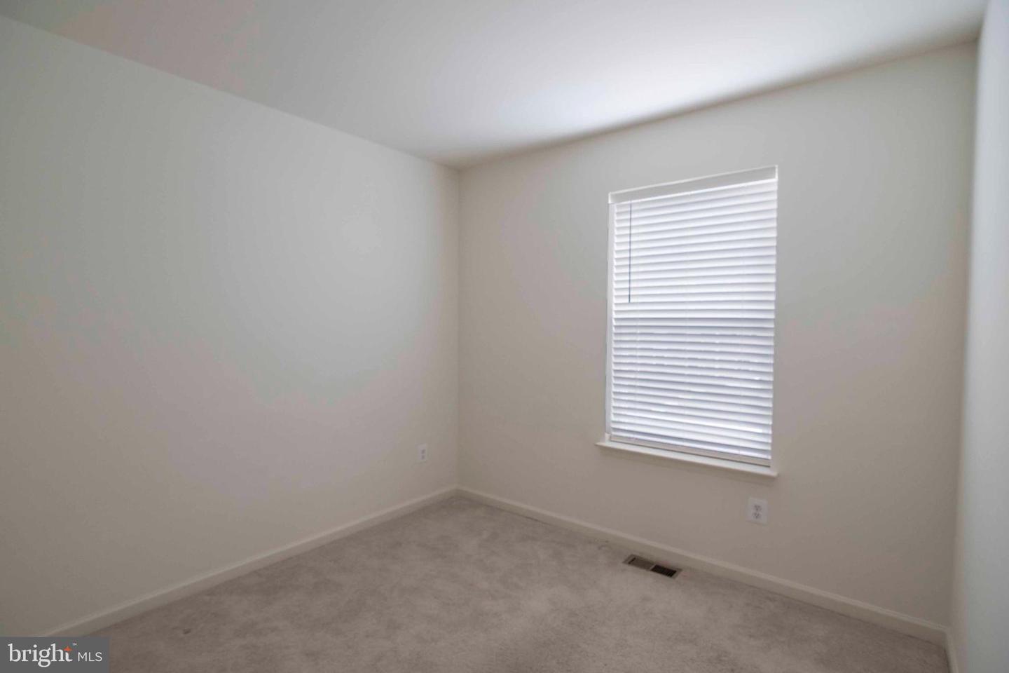 92-8 CHINKAPIN DR, STEPHENS CITY, Virginia 22655, 2 Bedrooms Bedrooms, ,2 BathroomsBathrooms,Residential,For sale,92-8 CHINKAPIN DR,VAFV2037928 MLS # VAFV2037928