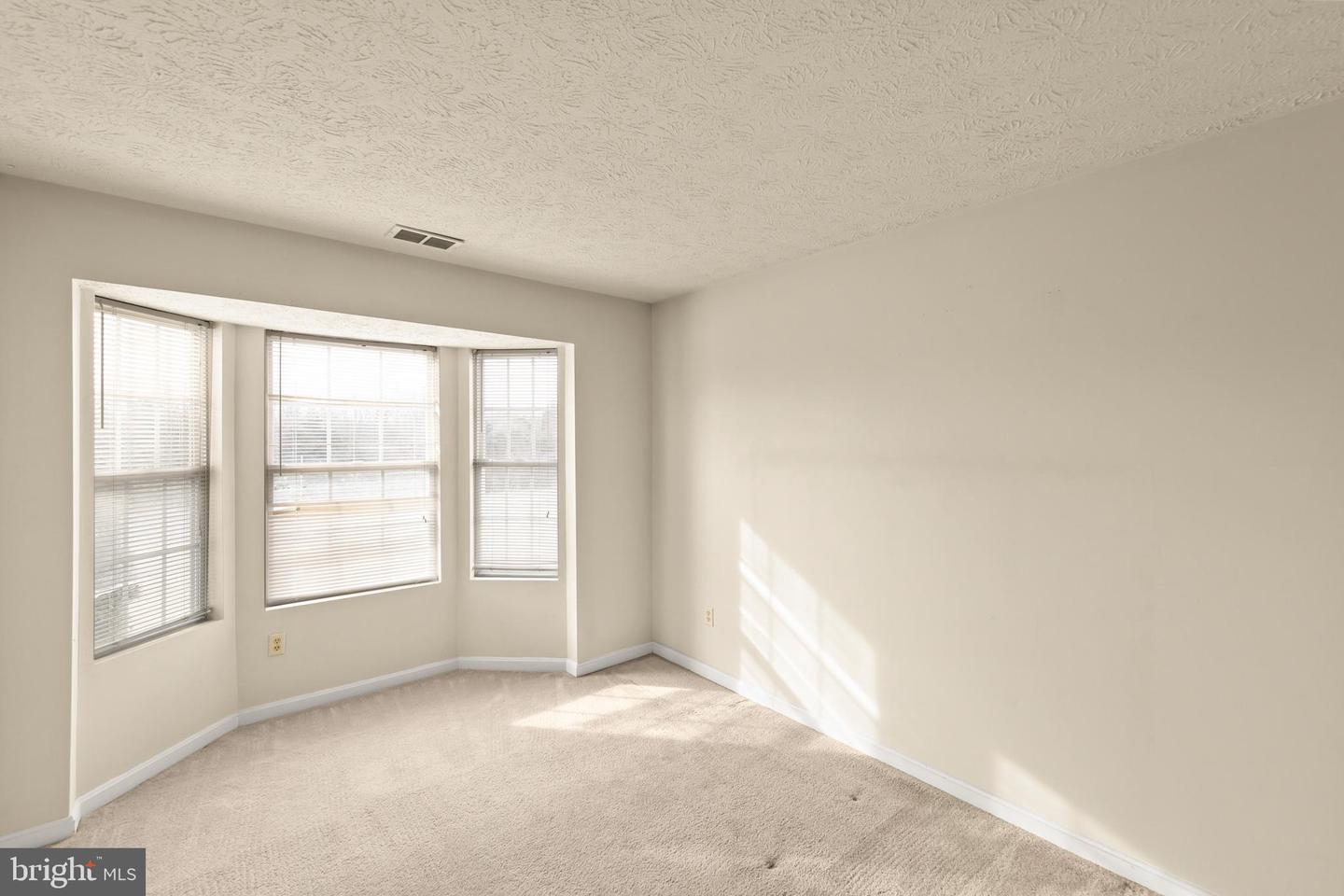 92-8 CHINKAPIN DR, STEPHENS CITY, Virginia 22655, 2 Bedrooms Bedrooms, ,2 BathroomsBathrooms,Residential,For sale,92-8 CHINKAPIN DR,VAFV2037928 MLS # VAFV2037928