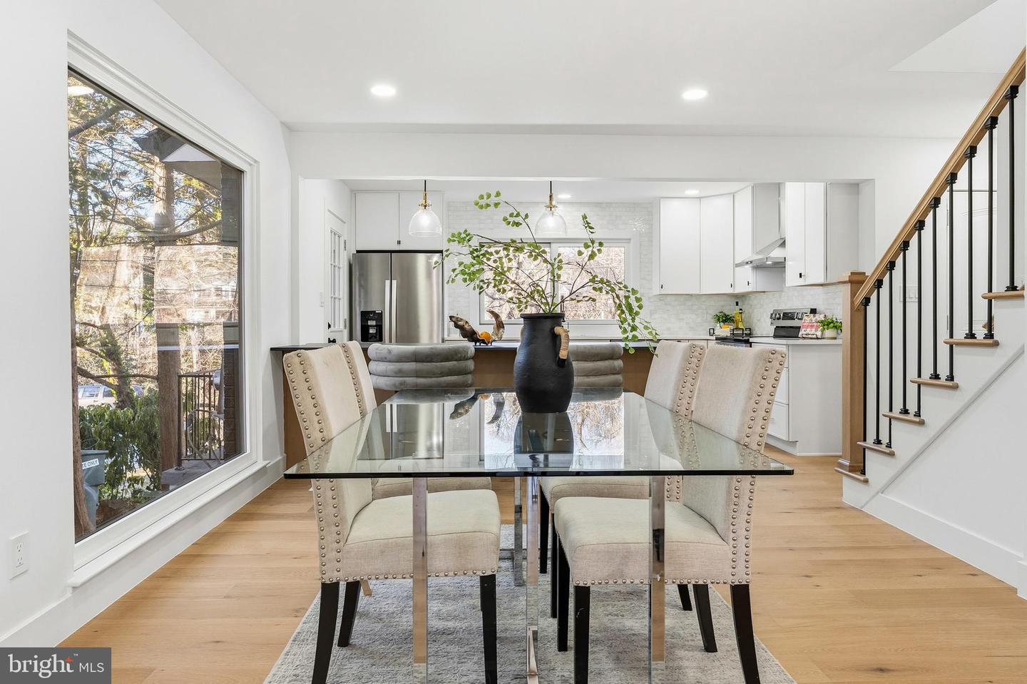 719 E TIMBER BRANCH PKWY, ALEXANDRIA, Virginia 22302, 4 Bedrooms Bedrooms, ,4 BathroomsBathrooms,Residential,For sale,719 E TIMBER BRANCH PKWY,VAAX2053092 MLS # VAAX2053092