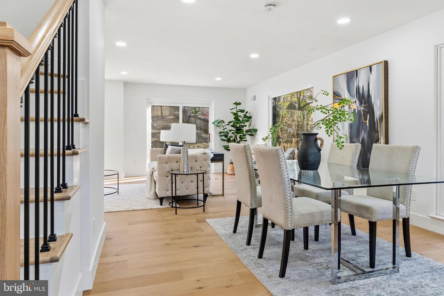 719 E TIMBER BRANCH PKWY, ALEXANDRIA, Virginia 22302, 4 Bedrooms Bedrooms, ,4 BathroomsBathrooms,Residential,For sale,719 E TIMBER BRANCH PKWY,VAAX2053092 MLS # VAAX2053092