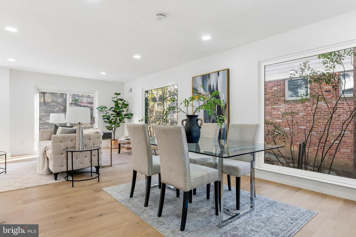 719 E TIMBER BRANCH PKWY, ALEXANDRIA, Virginia 22302, 4 Bedrooms Bedrooms, ,4 BathroomsBathrooms,Residential,For sale,719 E TIMBER BRANCH PKWY,VAAX2053092 MLS # VAAX2053092