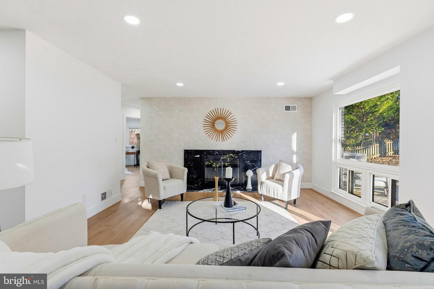 719 E TIMBER BRANCH PKWY, ALEXANDRIA, Virginia 22302, 4 Bedrooms Bedrooms, ,4 BathroomsBathrooms,Residential,For sale,719 E TIMBER BRANCH PKWY,VAAX2053092 MLS # VAAX2053092